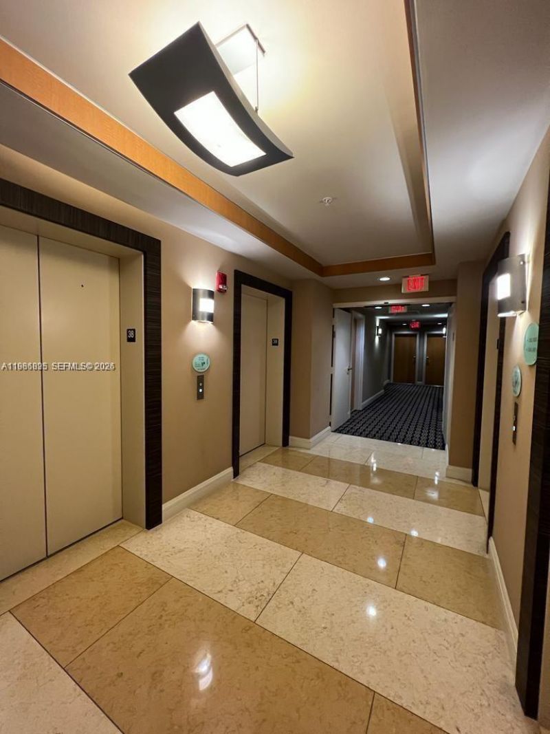 253 NE 2nd St , Unit 3806, Miami, FL 33132 Photo