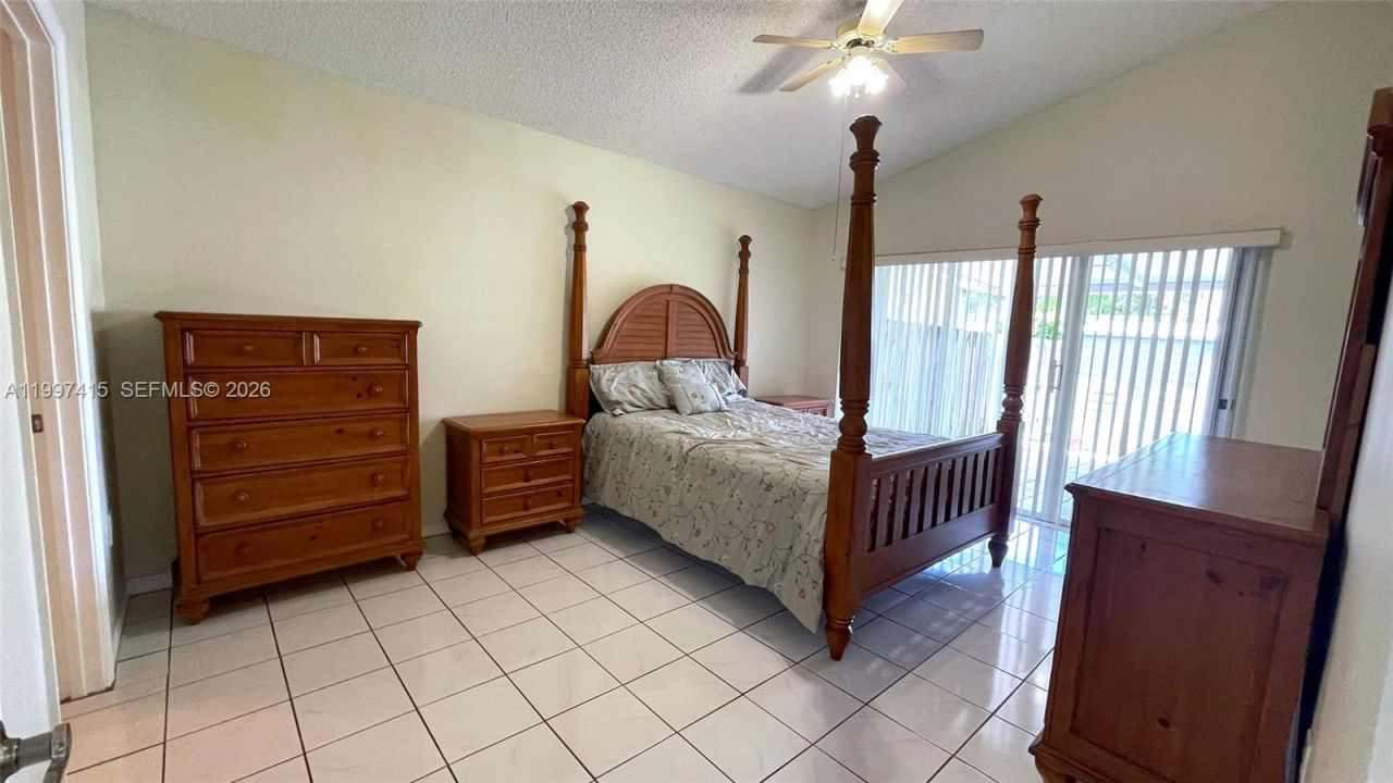 19011 NW 79th Ct, Hialeah, FL 33015 Photo