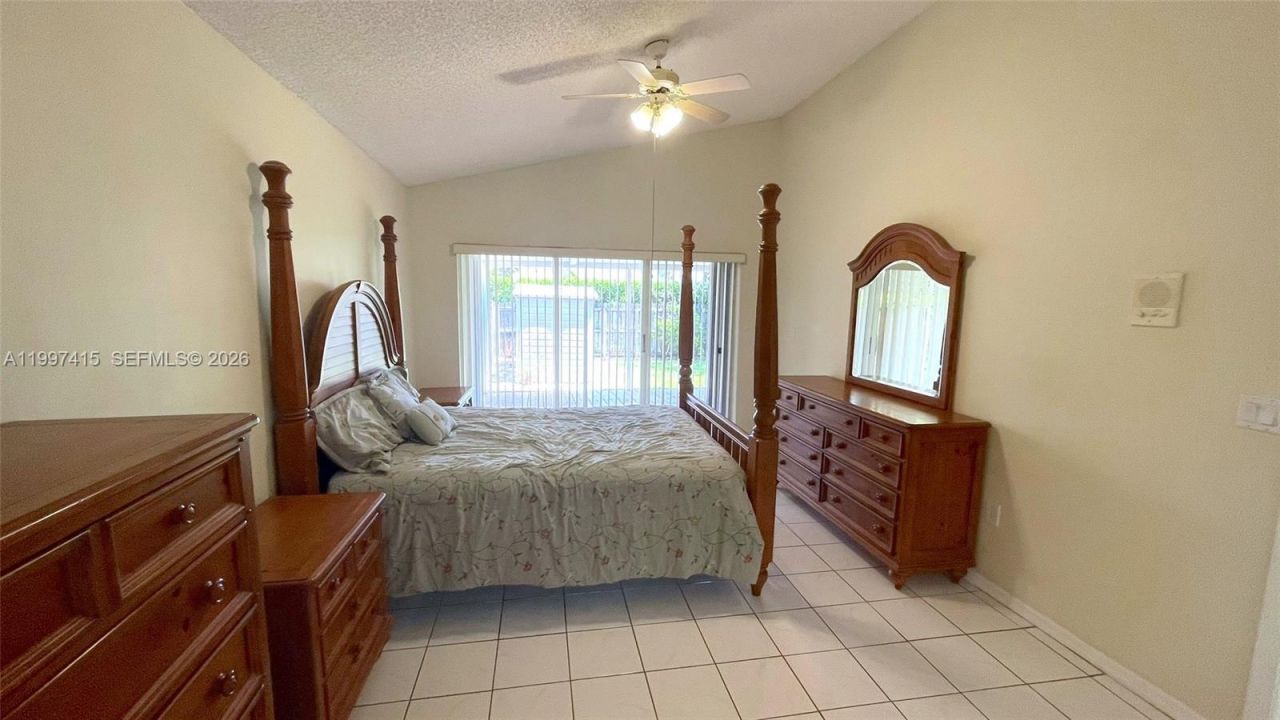 19011 NW 79th Ct, Hialeah, FL 33015 Photo