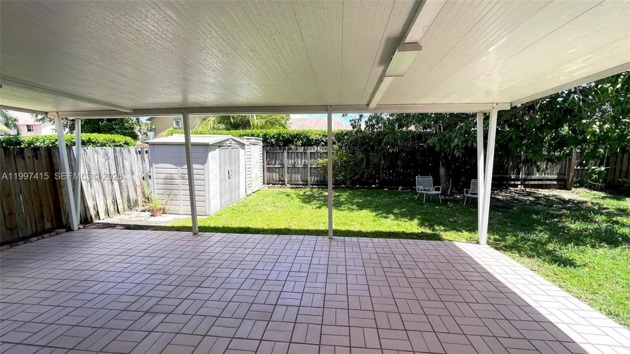 19011 NW 79th Ct, Hialeah, FL 33015 Photo