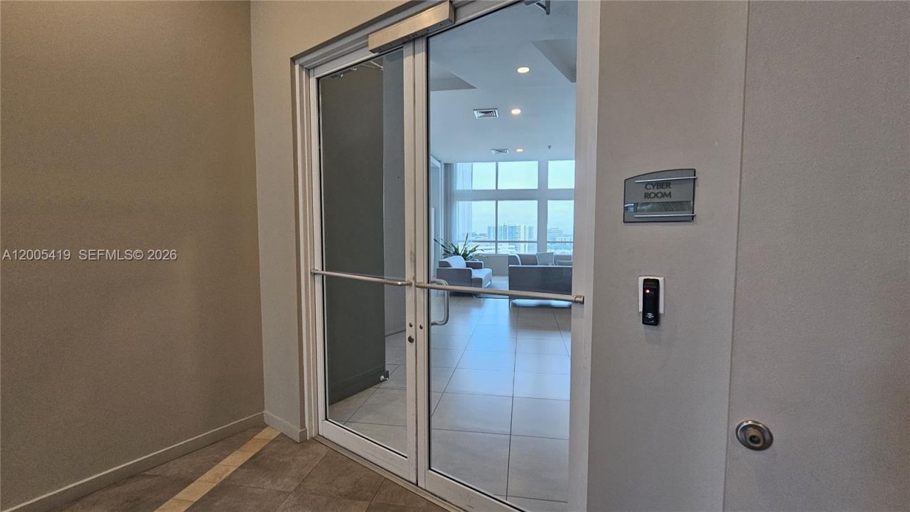1900 N Bayshore Dr , Unit 1617, Miami, FL 33132 Photo