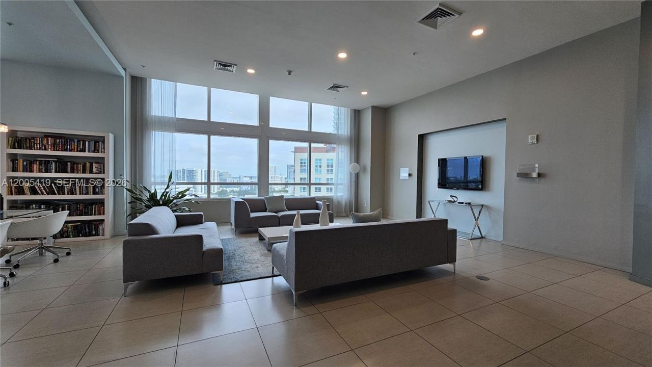 1900 N Bayshore Dr , Unit 1617, Miami, FL 33132 Photo