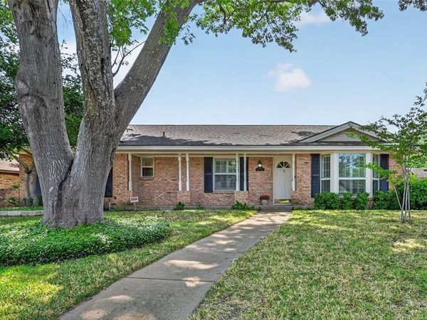 2105 Meadow Lane, Grand Prairie, TX 75050