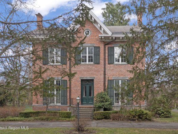 18 Broad Street, Kinderhook, NY 12106