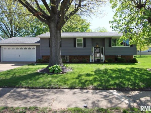 204 HEMLOCK Street, Pekin, IL 61554