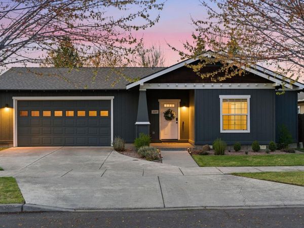 2217 NW Cedar Avenue, Redmond, OR 97756