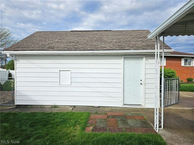 5770 Pemberton Drive, Brook Park, OH 44142 Photo 18