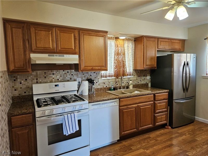 5770 Pemberton Drive, Brook Park, OH 44142 Photo 3