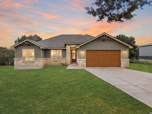 4040 SUMMIT DR, New Braunfels, TX 78132