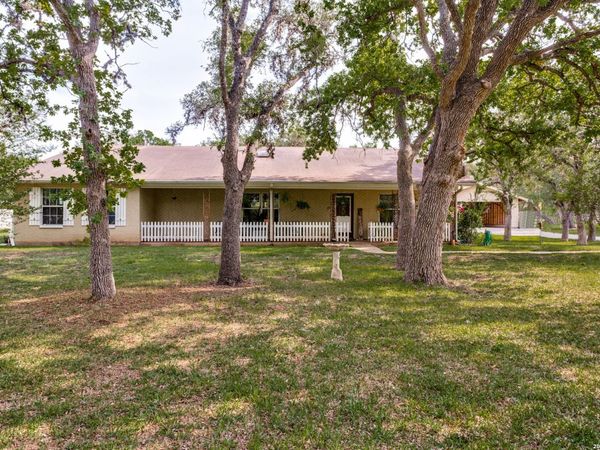 8910 FOREST TRL, San Antonio, TX 78255