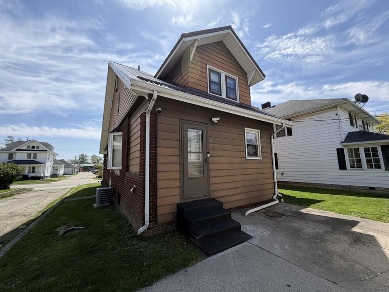 215 E Livingston Street, Celina, OH 45822 Photo 3