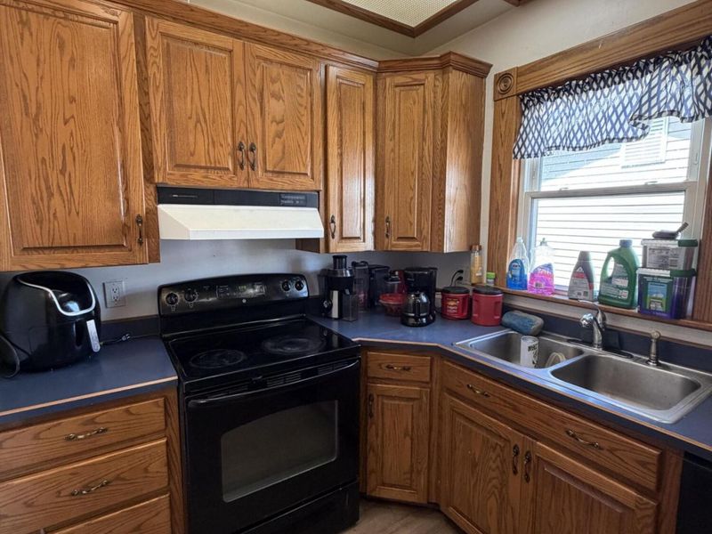 215 E Livingston Street, Celina, OH 45822 Photo 5