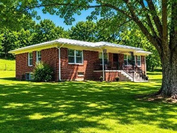 202 Maggart Rd , Elmwood, TN 38560