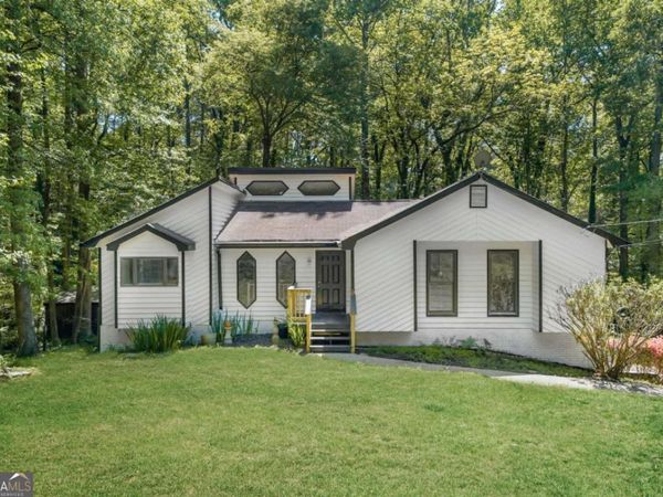 1373 Fairfield SW Drive, Lilburn, GA 30047