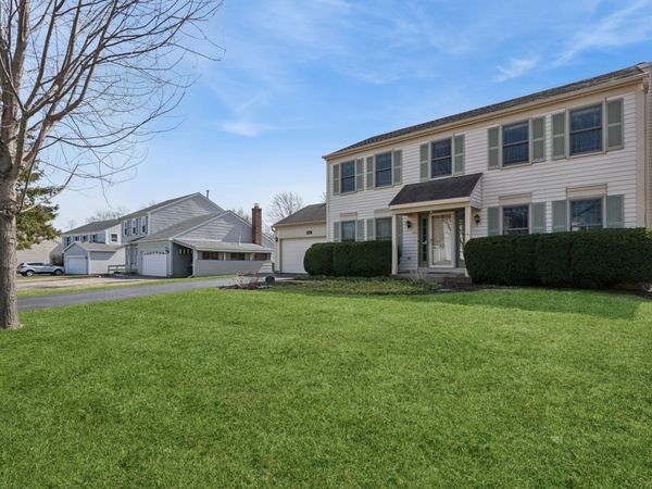 5573 Barnwood Drive , Gurnee, IL 60031