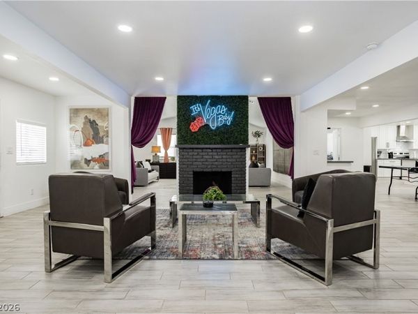 1913 Birch Street, Las Vegas, NV 89102