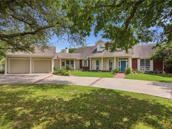 153 Shannon Valley Drive , Victoria, TX 77904