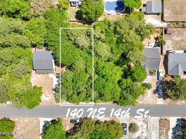 140 NE 14th Street , Oak Island, NC 28465
