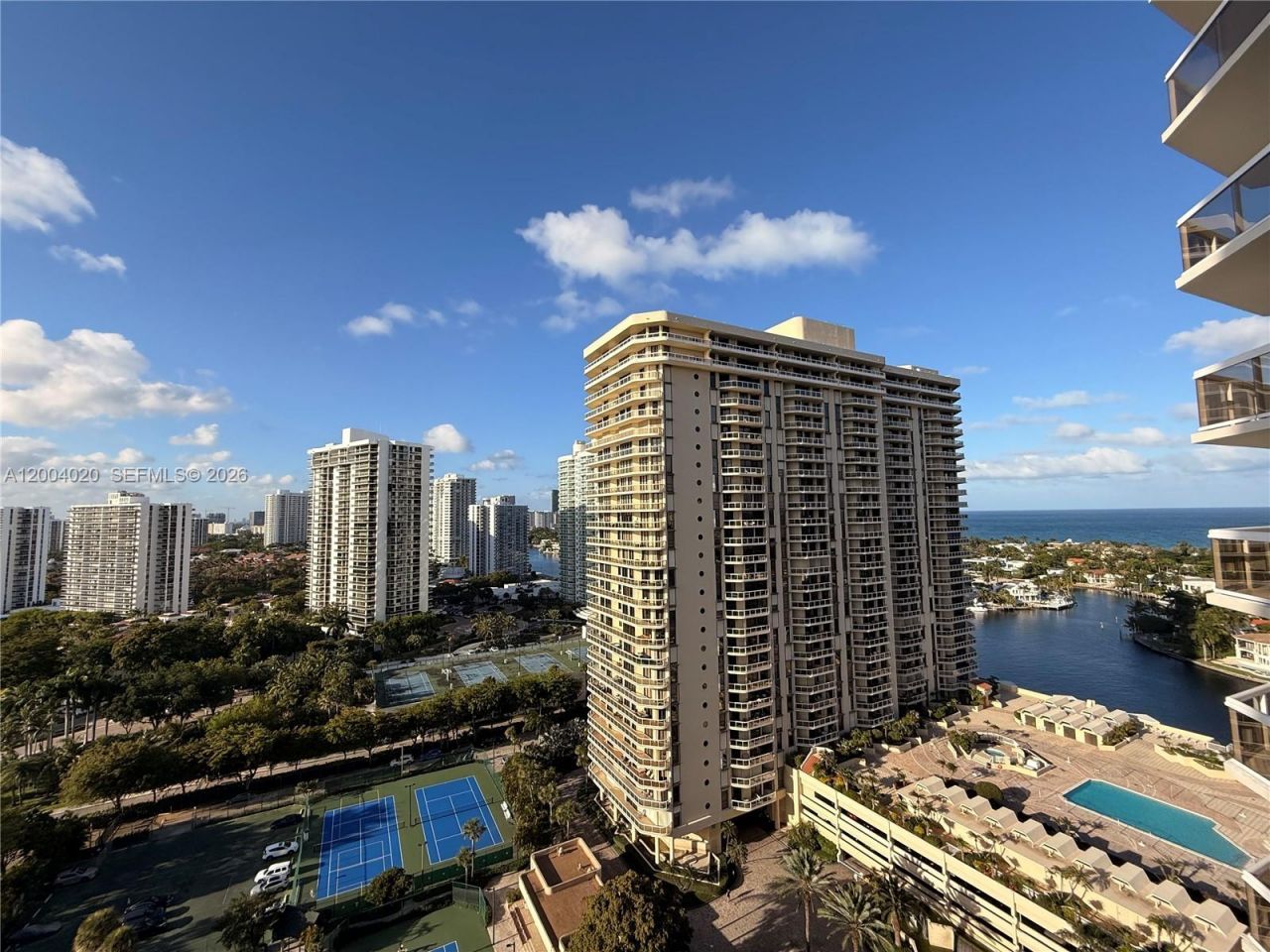 20185 E Country Club Dr, Unit 1907, Aventura, FL 33180 Photo