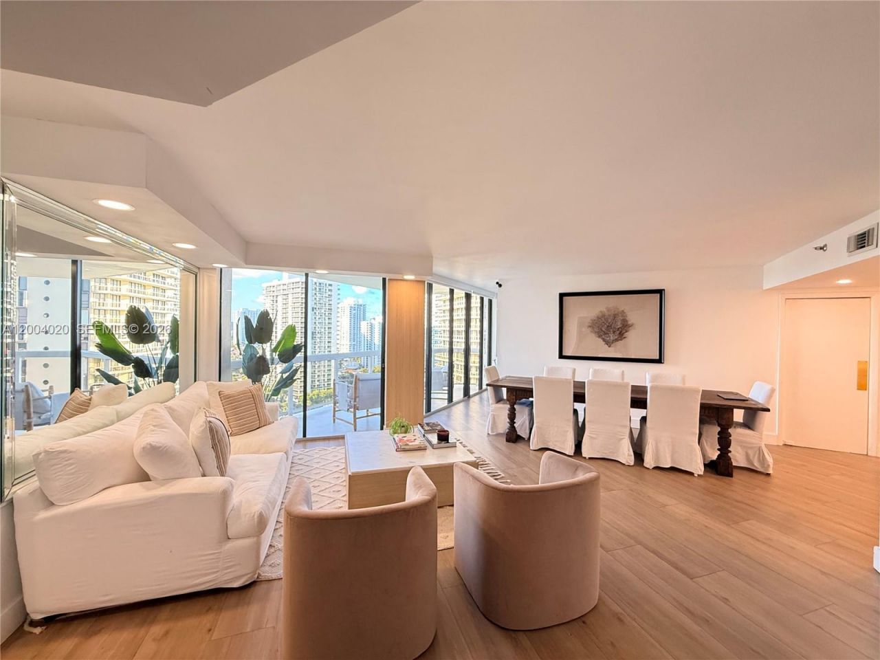 20185 E Country Club Dr, Unit 1907, Aventura, FL 33180 Photo