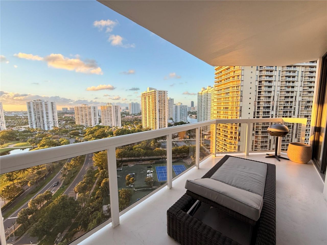 20185 E Country Club Dr, Unit 1907, Aventura, FL 33180 Photo