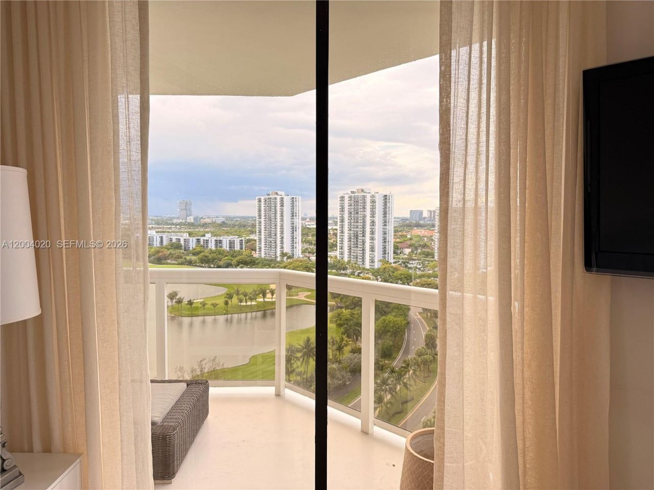 20185 E Country Club Dr, Unit 1907, Aventura, FL 33180 Photo