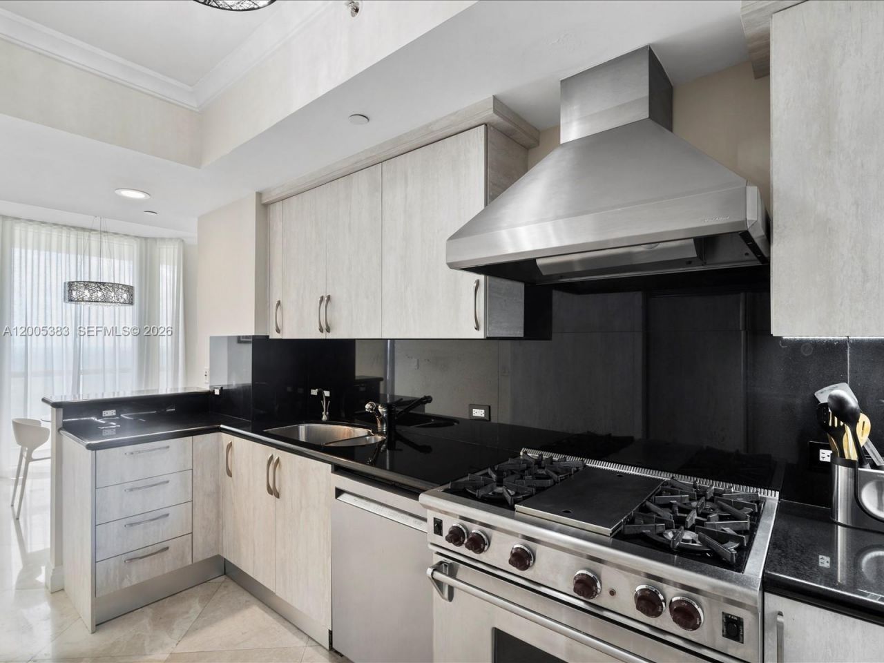 17875 Collins Ave , Unit 3305, Sunny Isles Beach, FL 33160 Photo