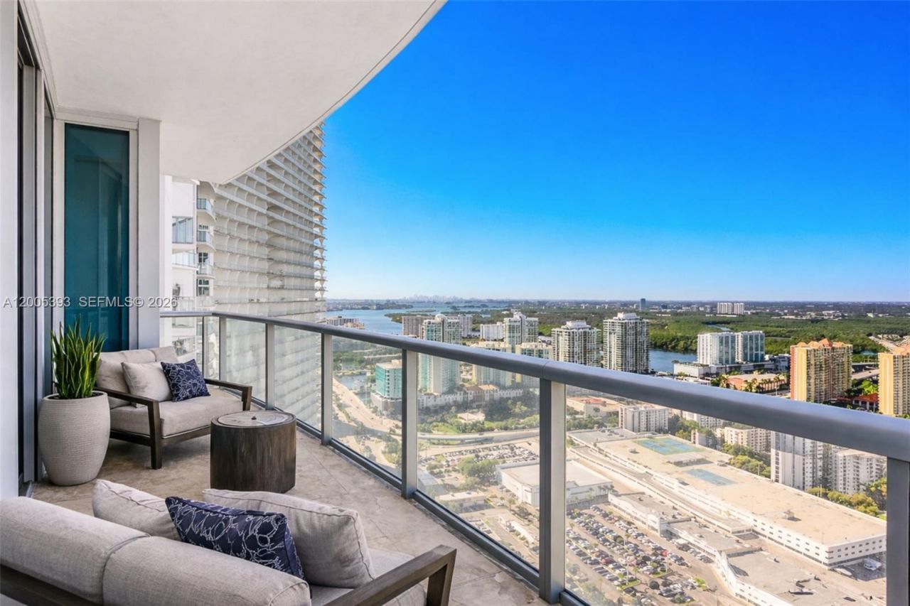 17001 Collins Ave, Unit 4208, Sunny Isles Beach, FL 33160 Photo