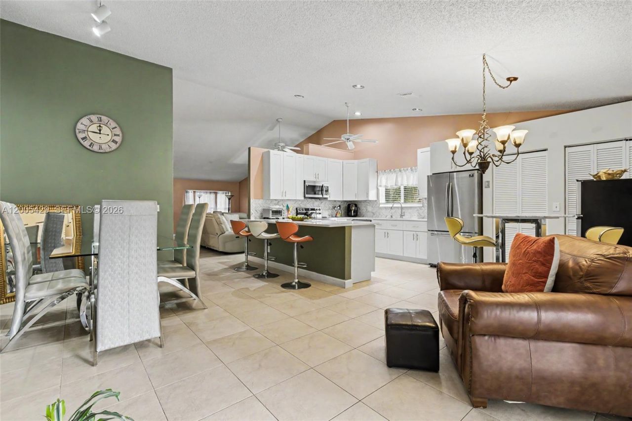 2439 NW 95th Ave, Coral Springs, FL 33065 Photo