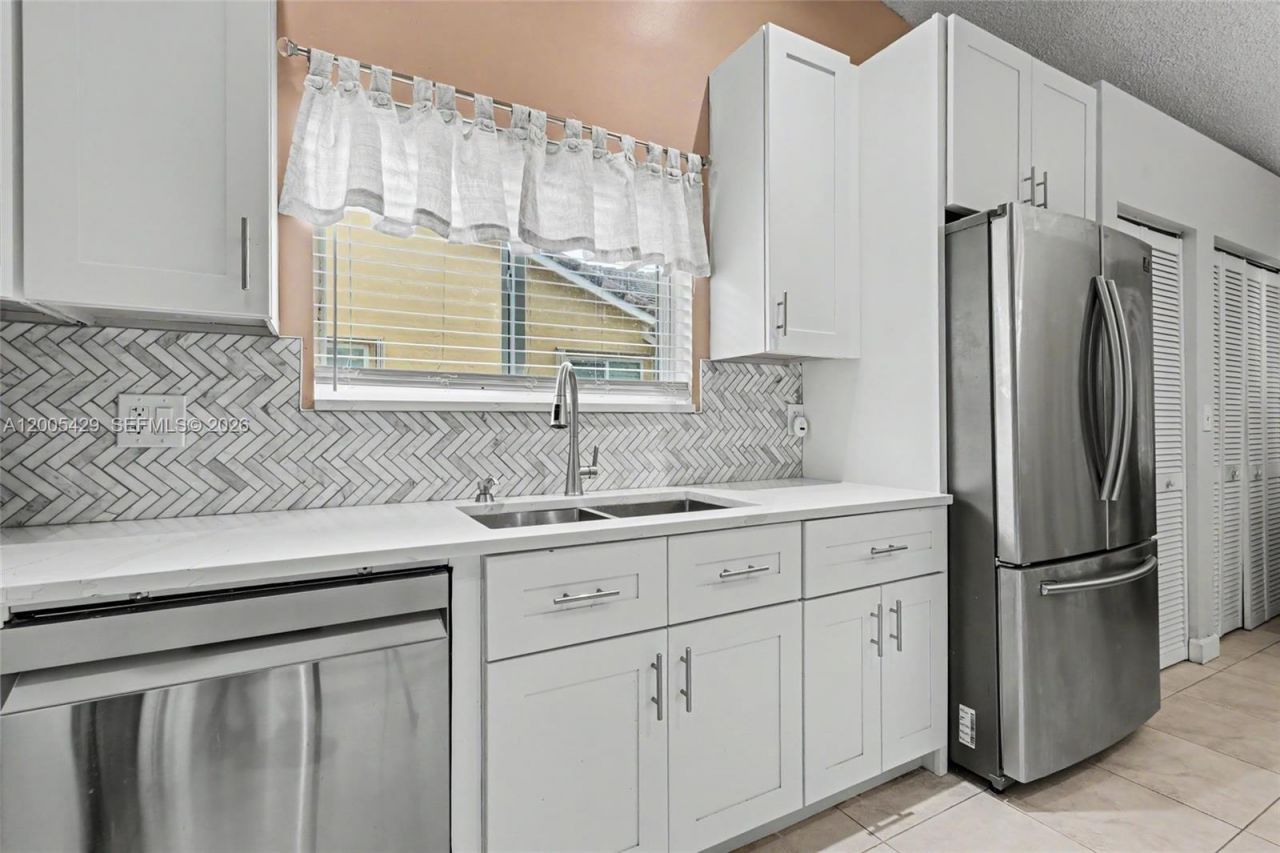 2439 NW 95th Ave, Coral Springs, FL 33065 Photo