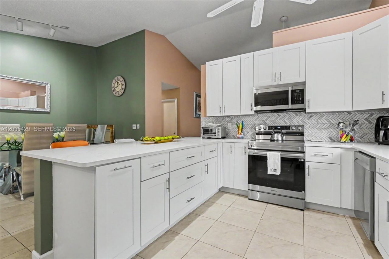 2439 NW 95th Ave, Coral Springs, FL 33065 Photo