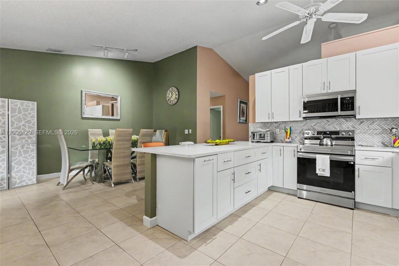 2439 NW 95th Ave, Coral Springs, FL 33065 Photo