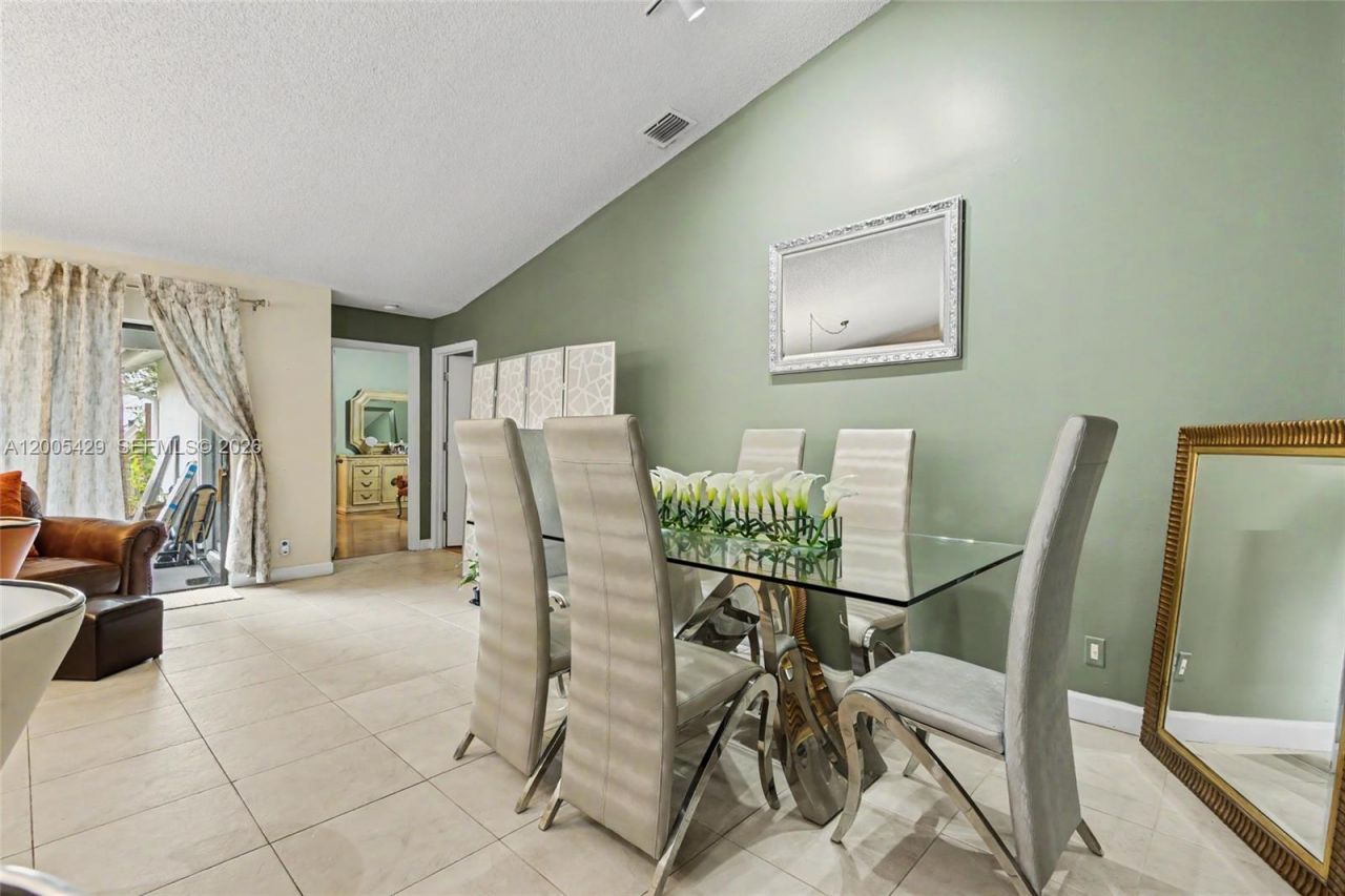 2439 NW 95th Ave, Coral Springs, FL 33065 Photo
