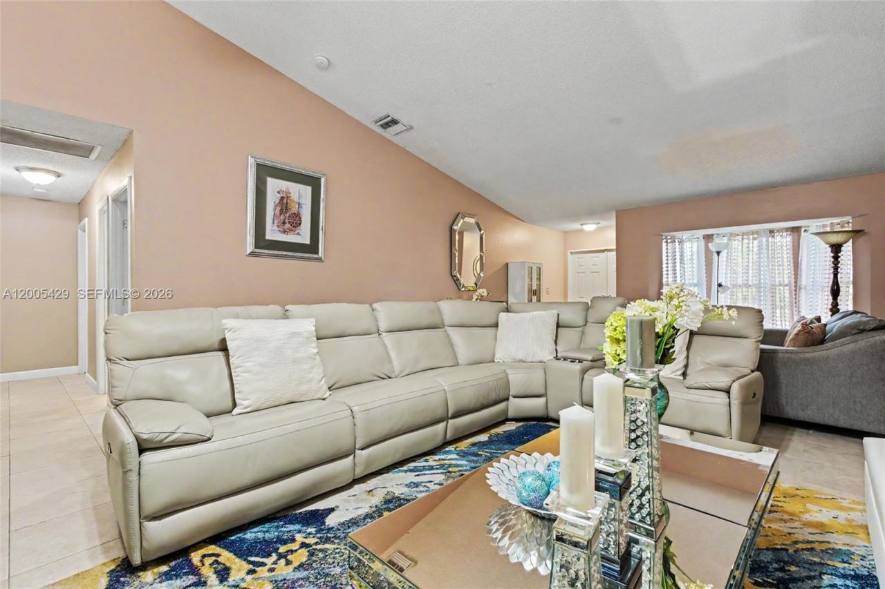 2439 NW 95th Ave, Coral Springs, FL 33065 Photo