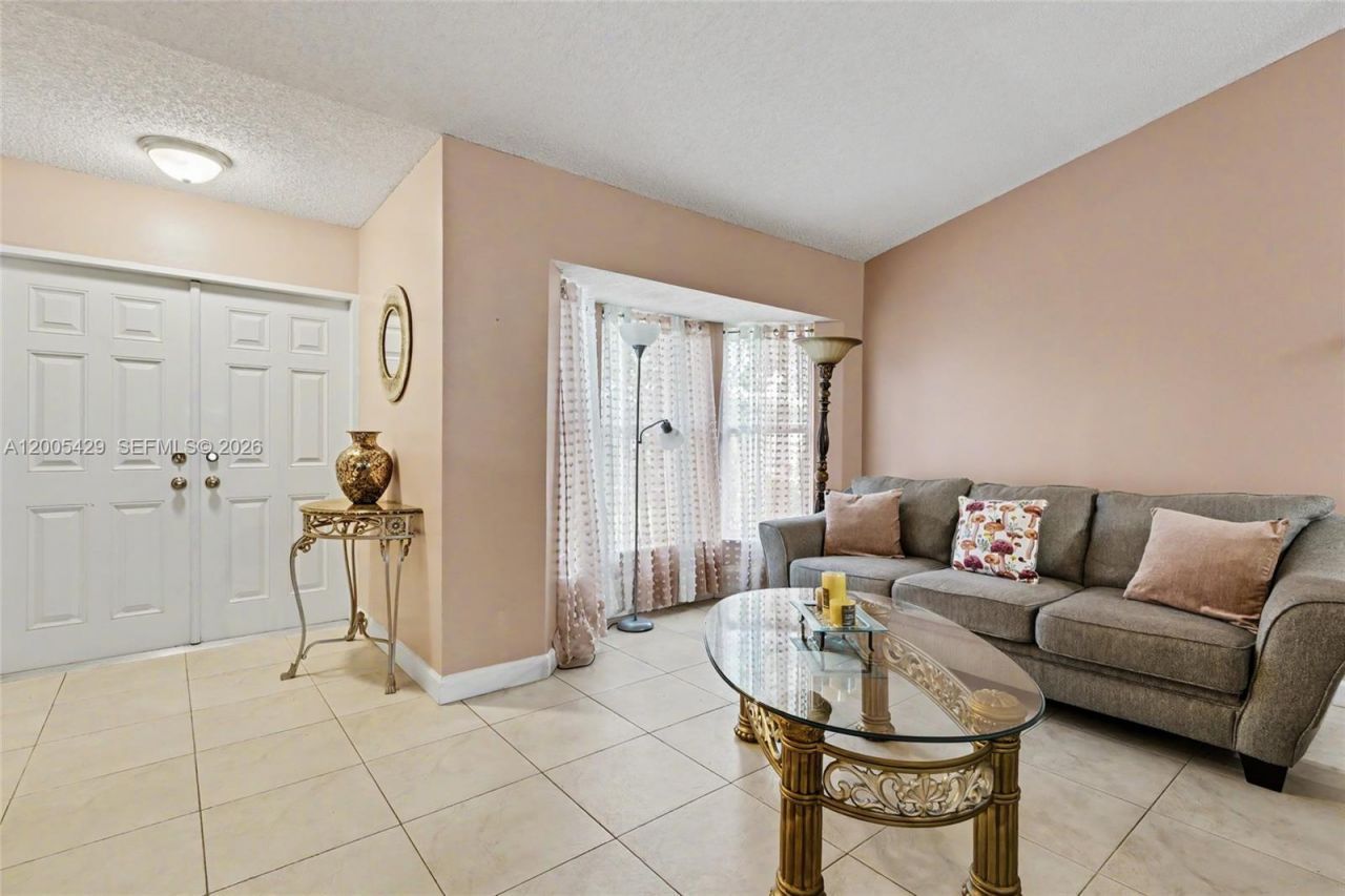 2439 NW 95th Ave, Coral Springs, FL 33065 Photo