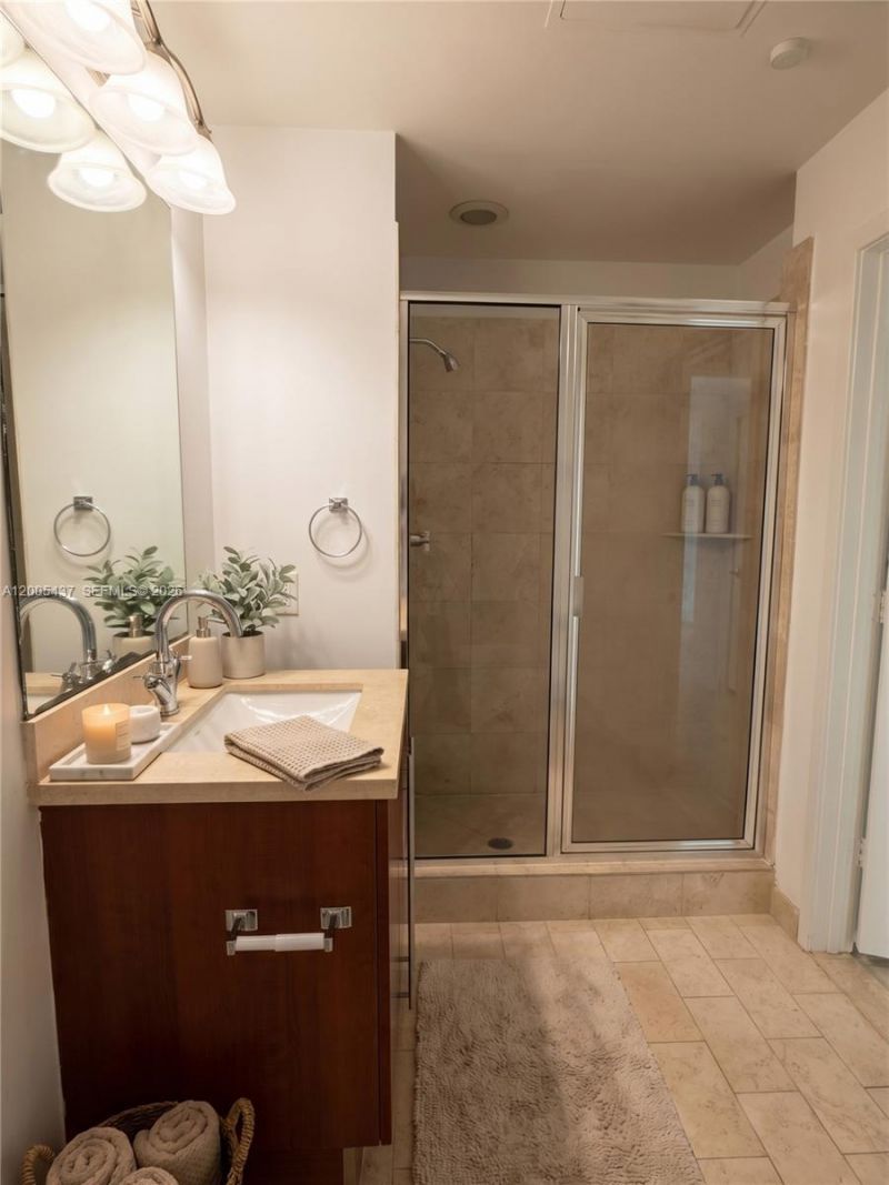 1111 SW 1st Ave , Unit 2124-N, Miami, FL 33130 Photo