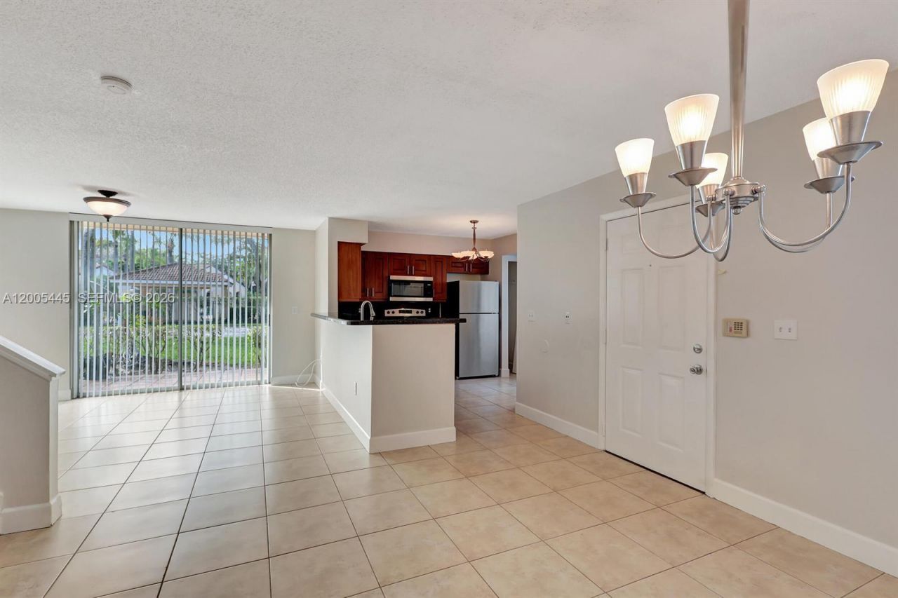 1733 Village Blvd, Unit 112, West Palm Beach, FL 33409 Photo