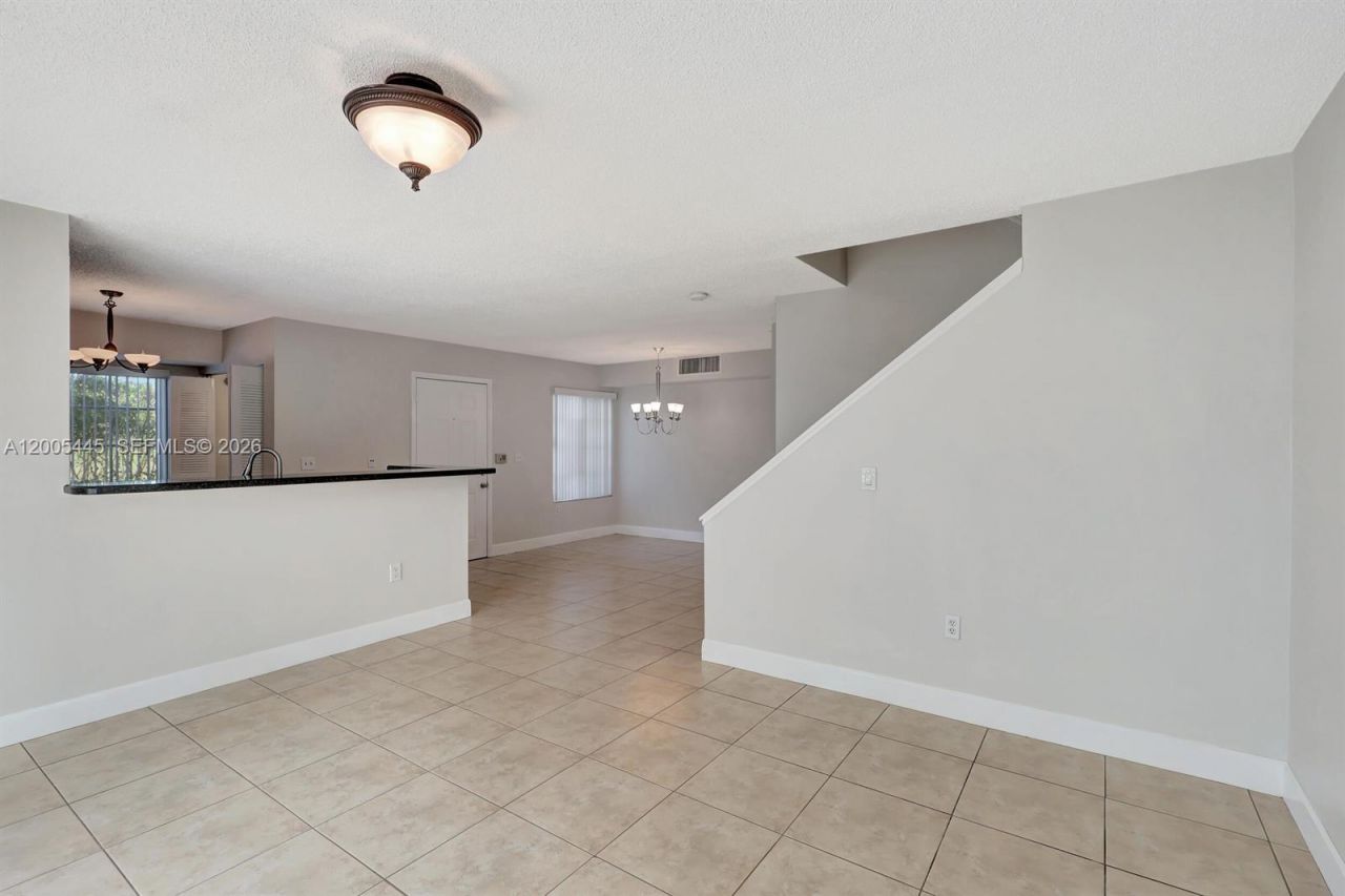 1733 Village Blvd, Unit 112, West Palm Beach, FL 33409 Photo