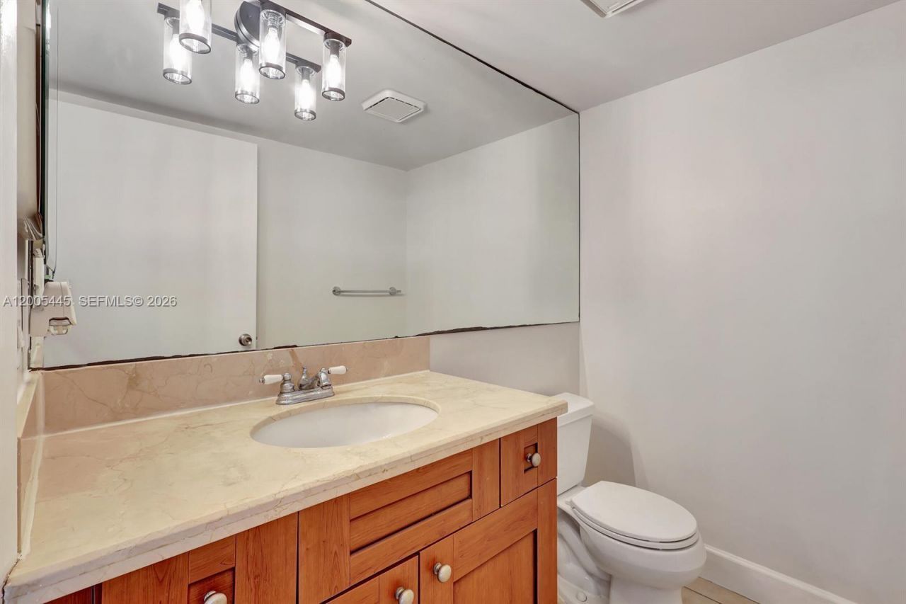 1733 Village Blvd, Unit 112, West Palm Beach, FL 33409 Photo