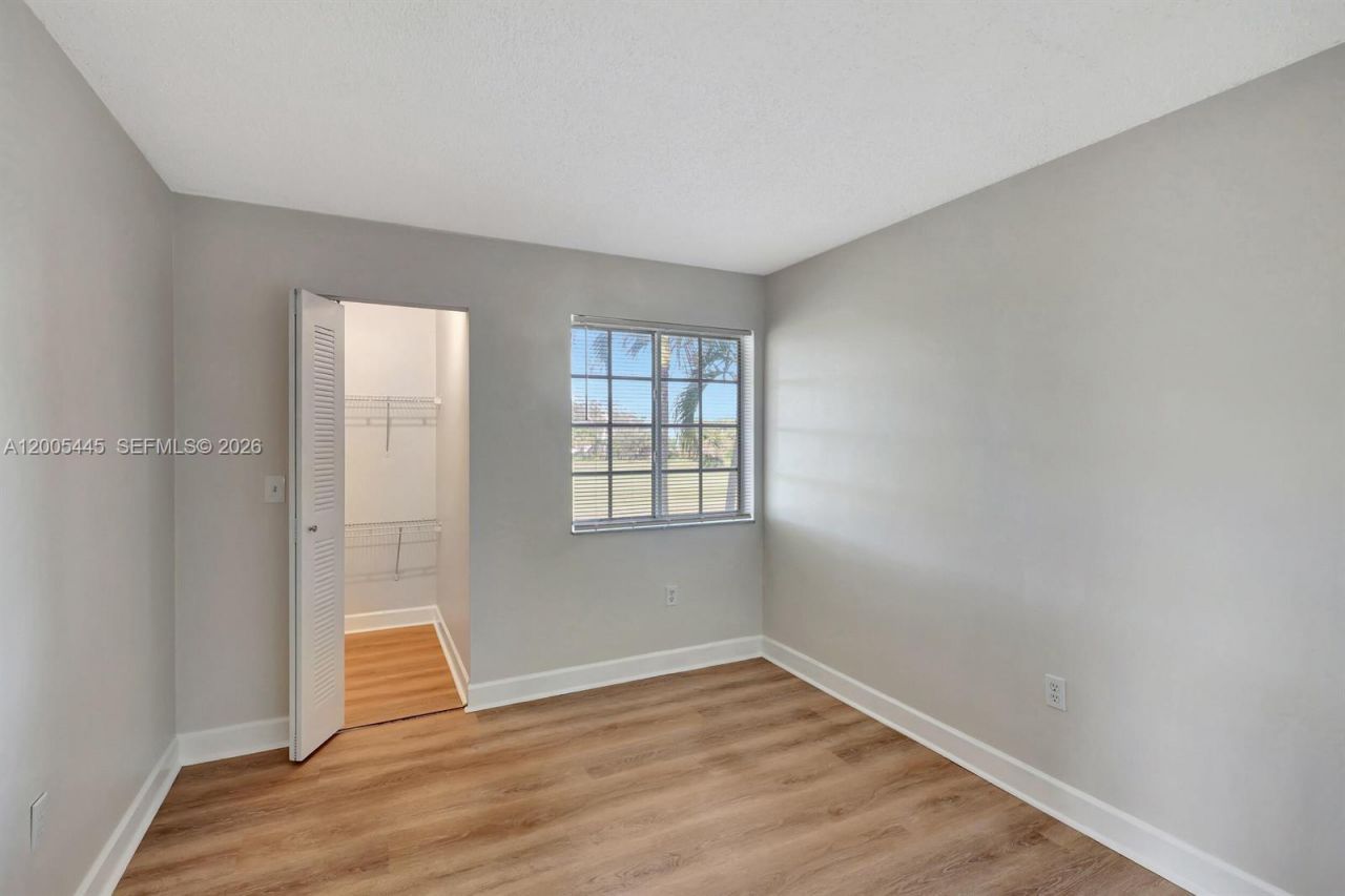 1733 Village Blvd, Unit 112, West Palm Beach, FL 33409 Photo