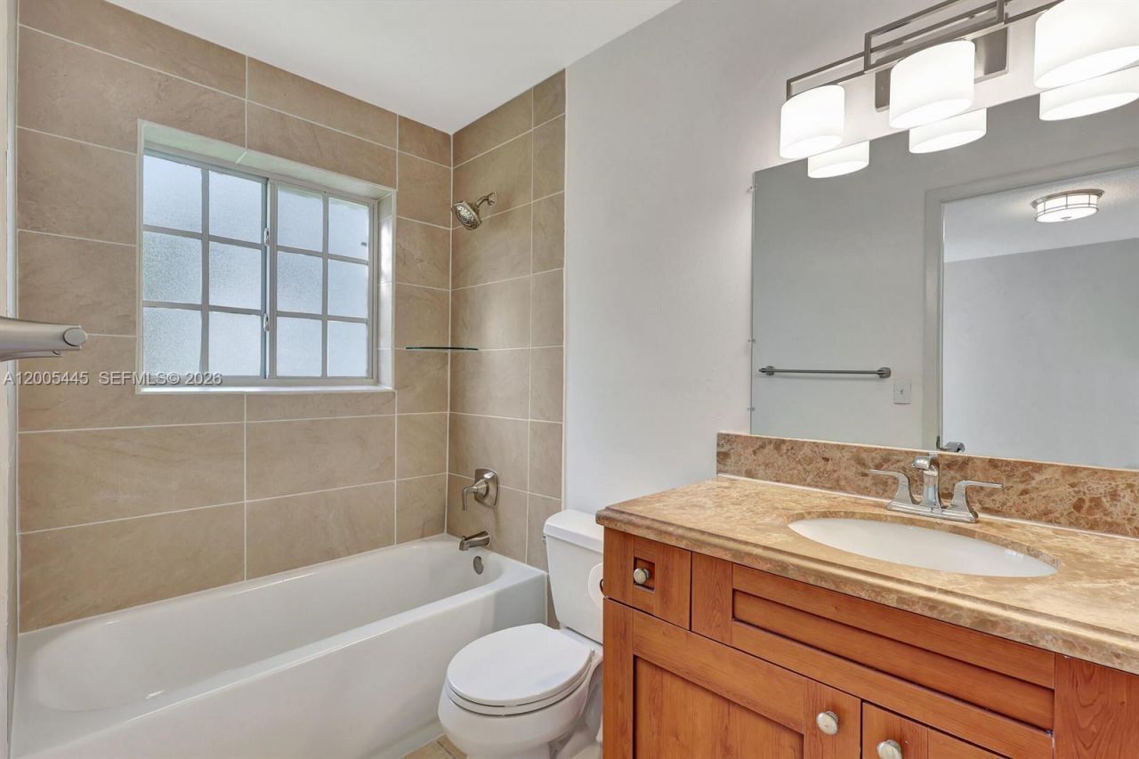 1733 Village Blvd, Unit 112, West Palm Beach, FL 33409 Photo