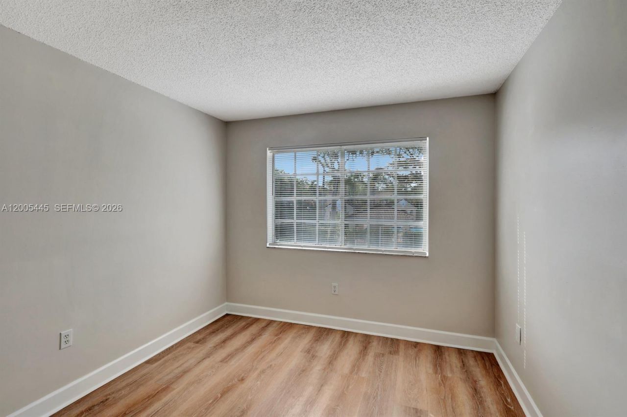 1733 Village Blvd, Unit 112, West Palm Beach, FL 33409 Photo