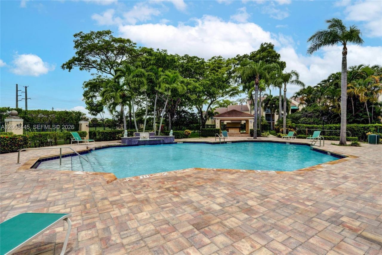 1733 Village Blvd, Unit 112, West Palm Beach, FL 33409 Photo
