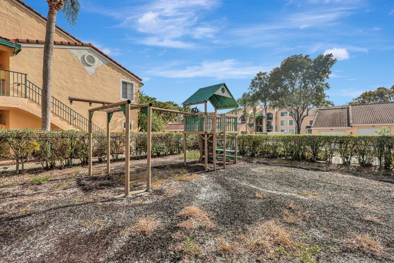 1733 Village Blvd, Unit 112, West Palm Beach, FL 33409 Photo