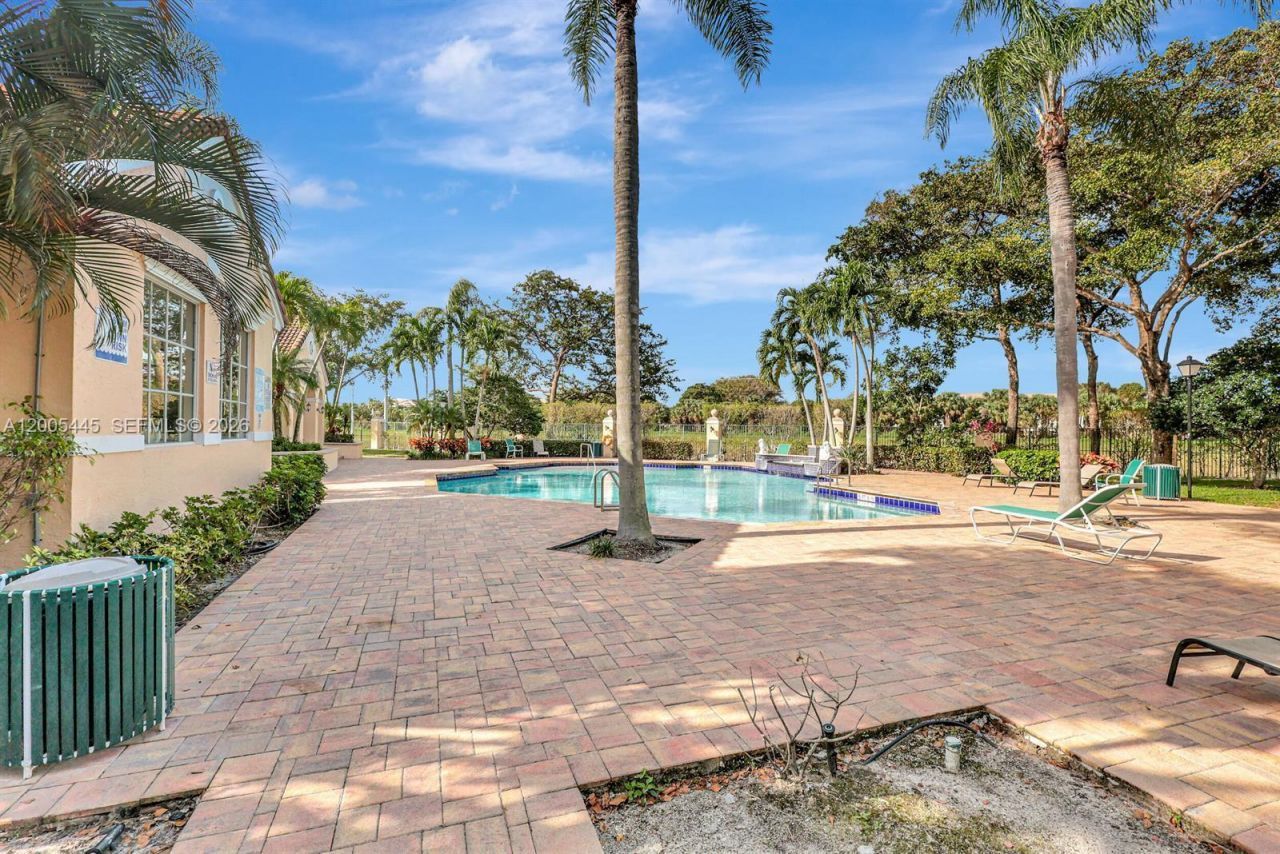 1733 Village Blvd, Unit 112, West Palm Beach, FL 33409 Photo
