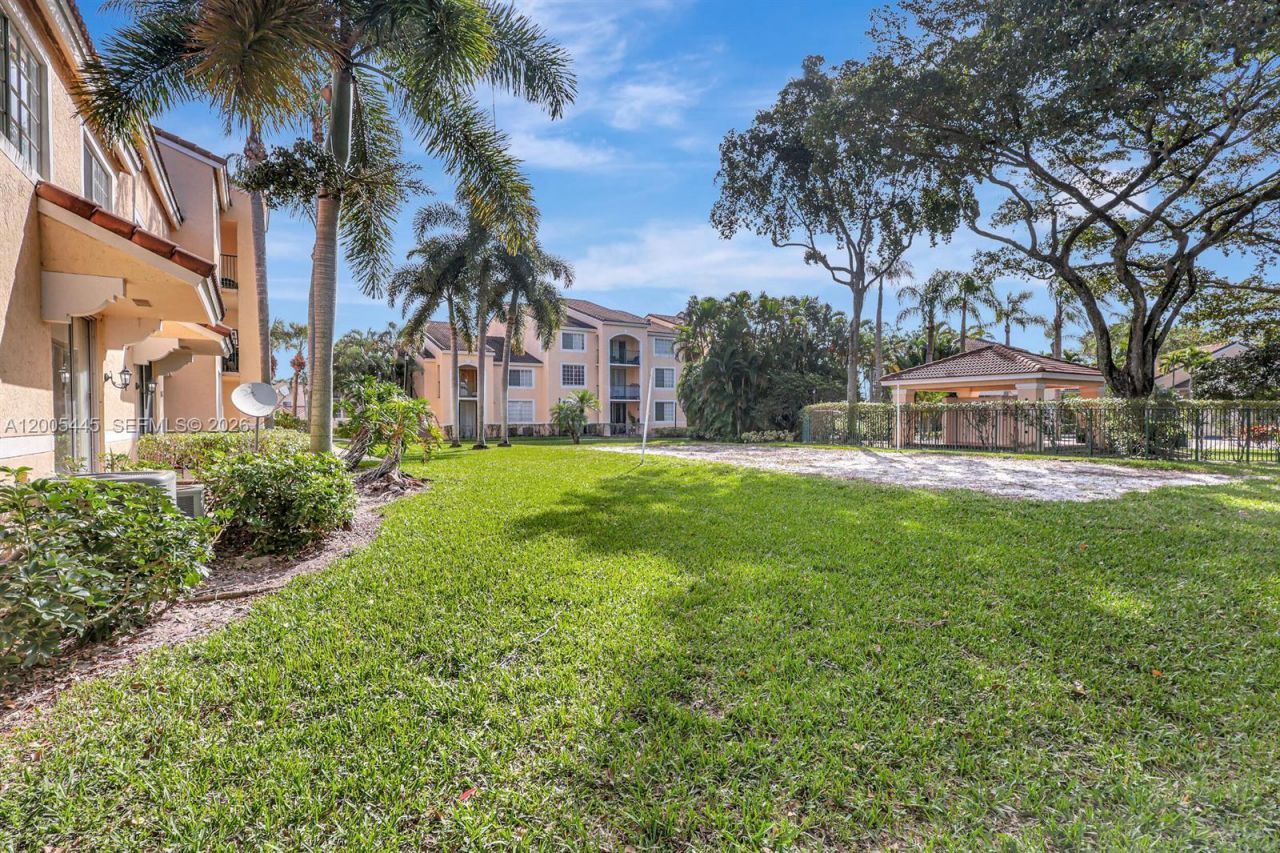 1733 Village Blvd, Unit 112, West Palm Beach, FL 33409 Photo