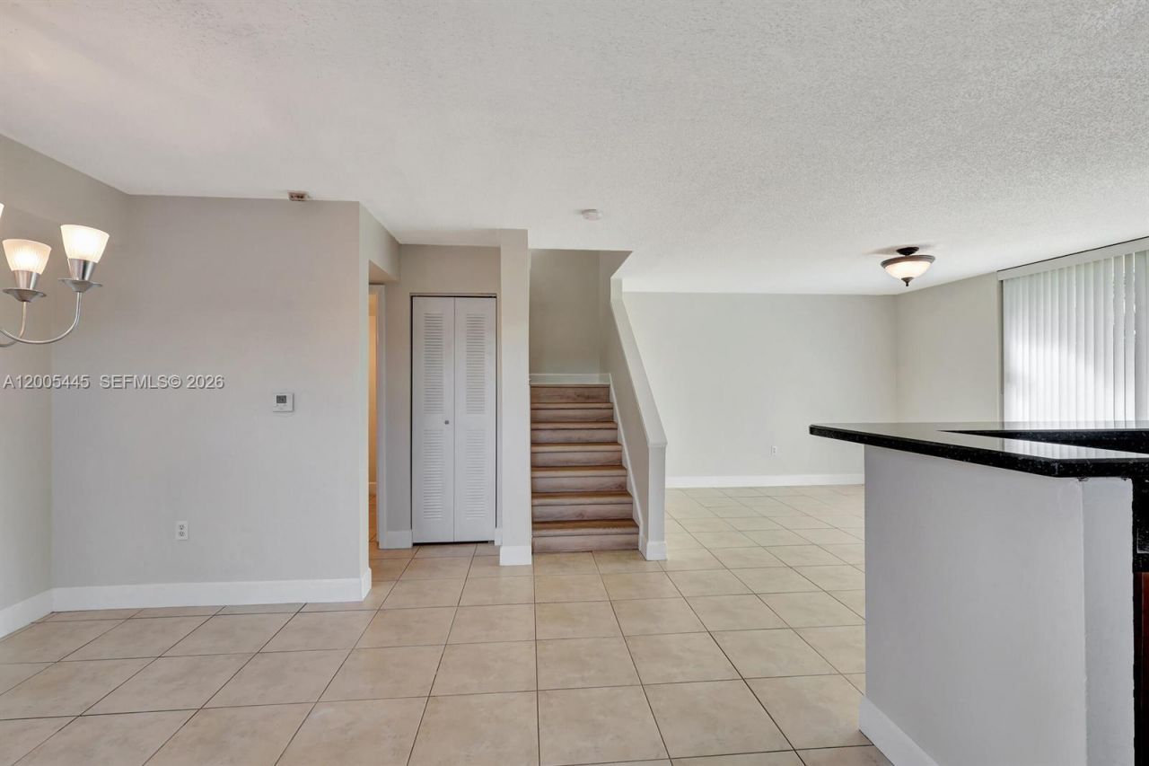 1733 Village Blvd, Unit 112, West Palm Beach, FL 33409 Photo