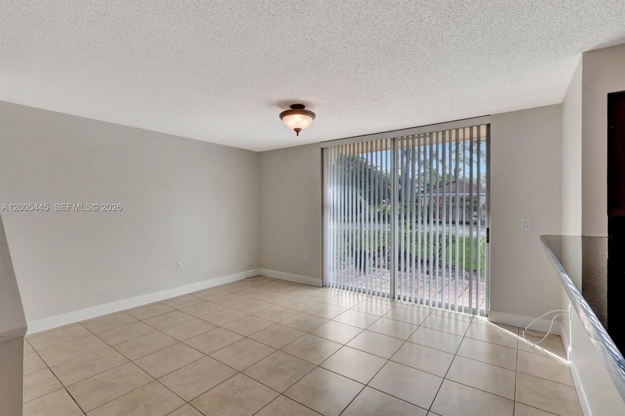 1733 Village Blvd, Unit 112, West Palm Beach, FL 33409 Photo