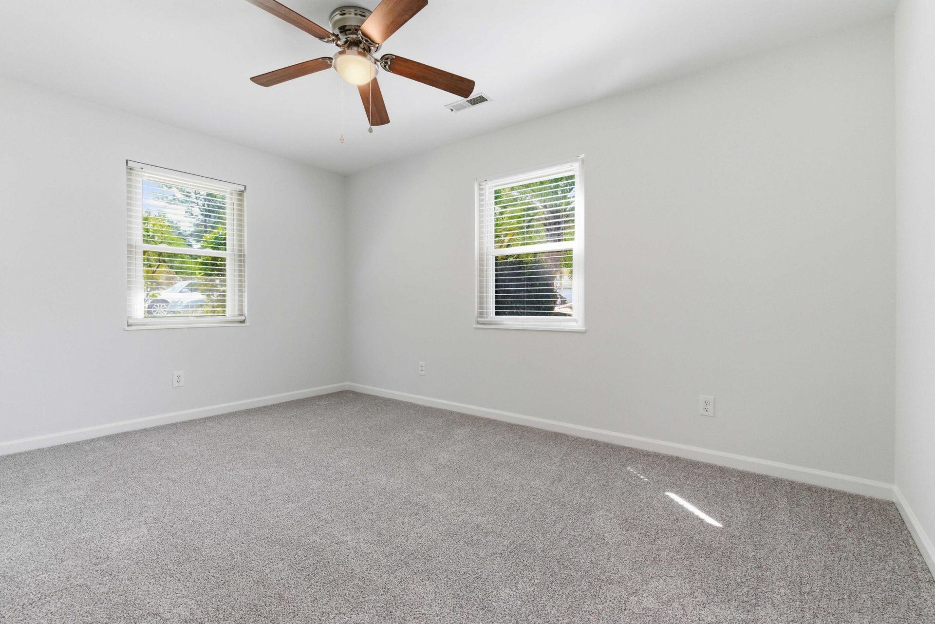 226 Smythe Drive Photo 34