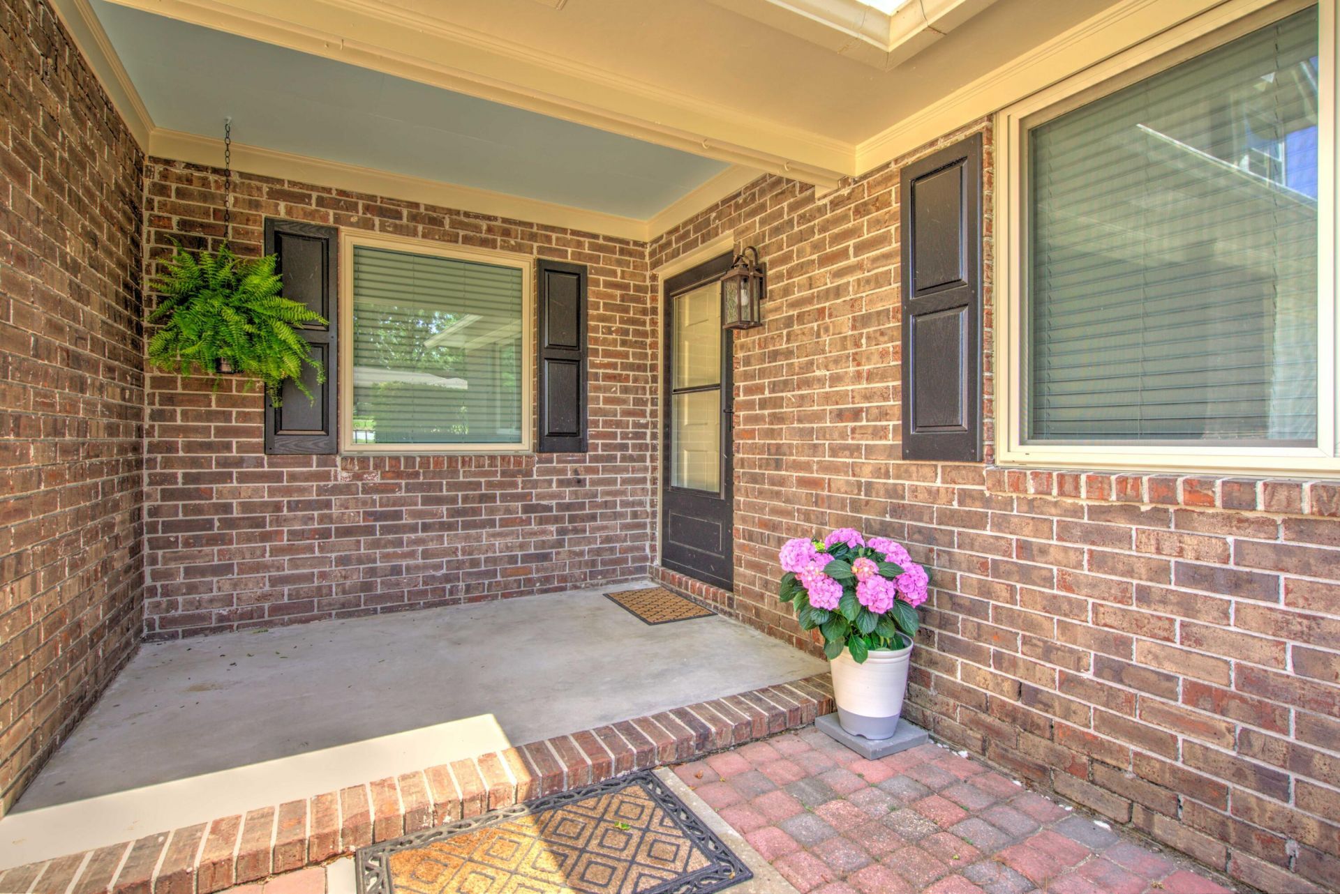 226 Smythe Drive Photo 4